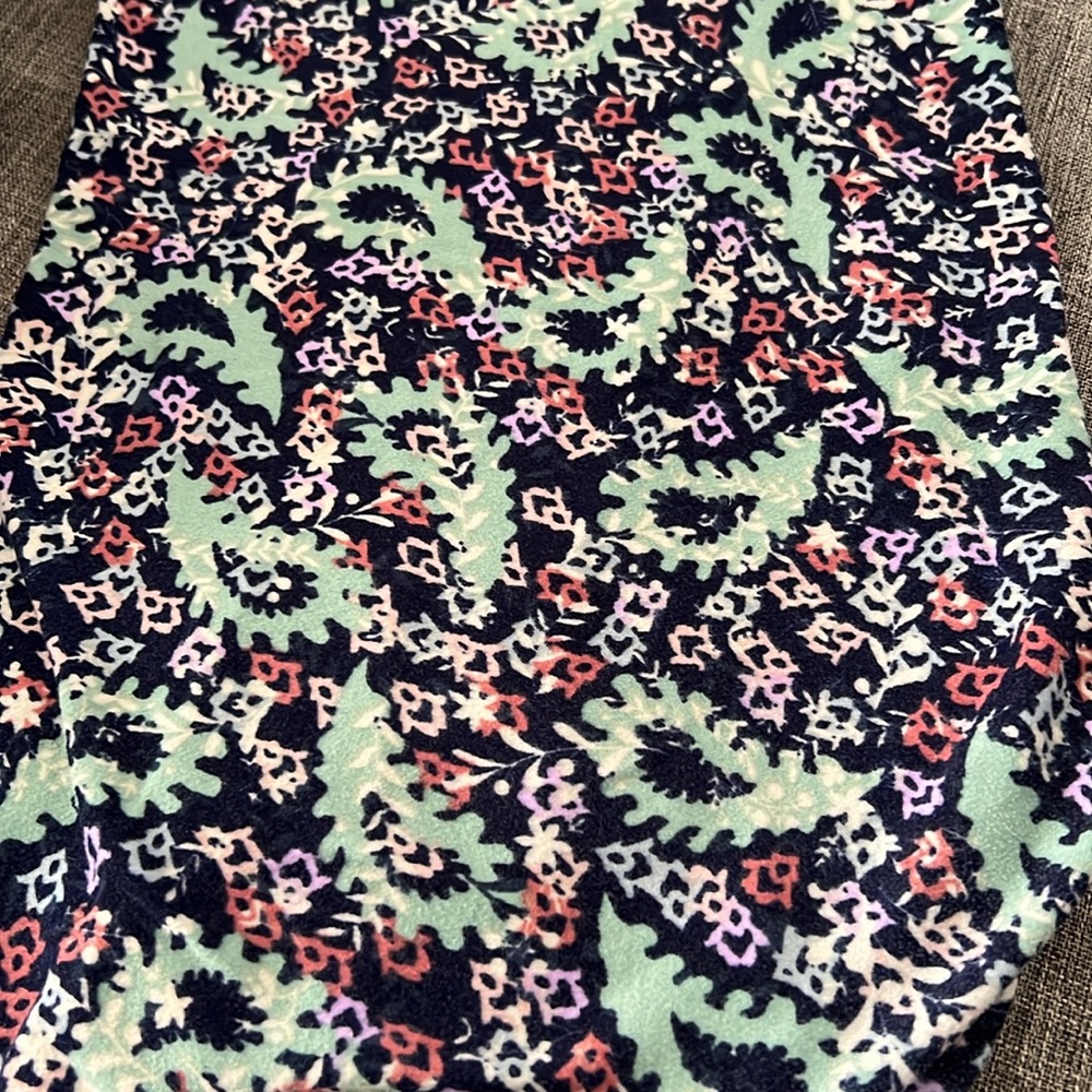 LAST CHNACE! Lularoe Tall and Curvy Leggings